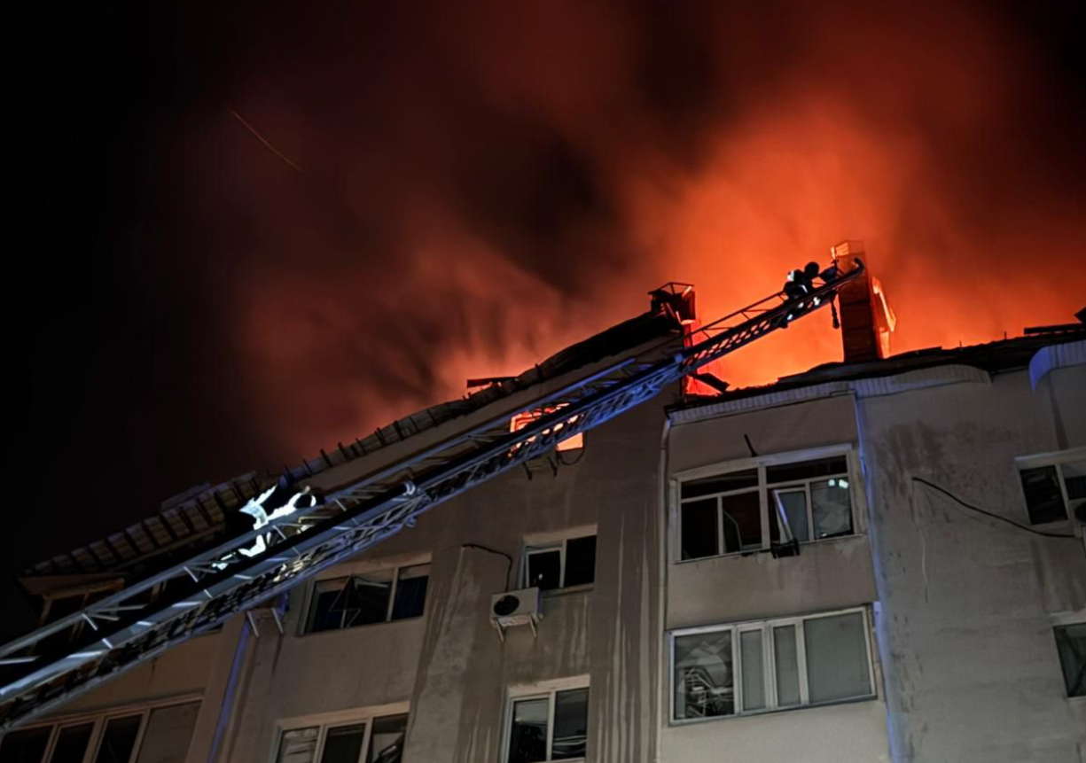 У ДСНС показали жахливі наслідки атаки РФ шахедами по Миколаєву (фото)