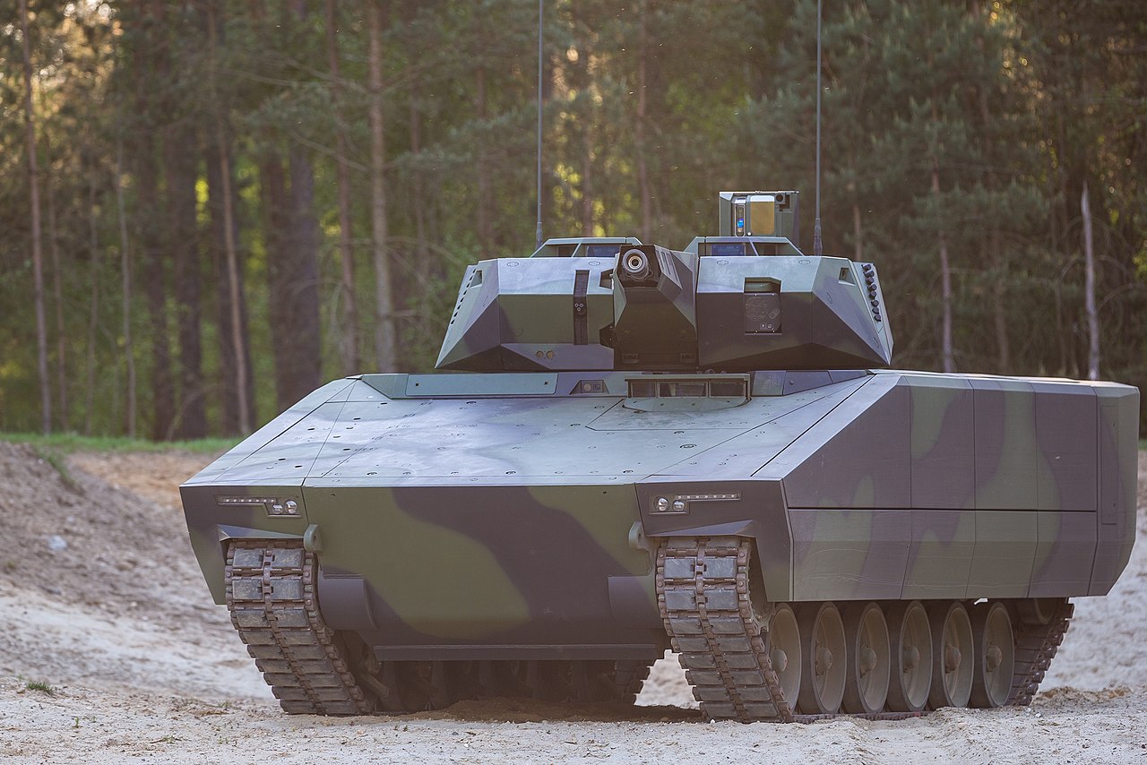 Україна отримала першу новітню БМП KF41 Lynx від концерну Rheinmetall