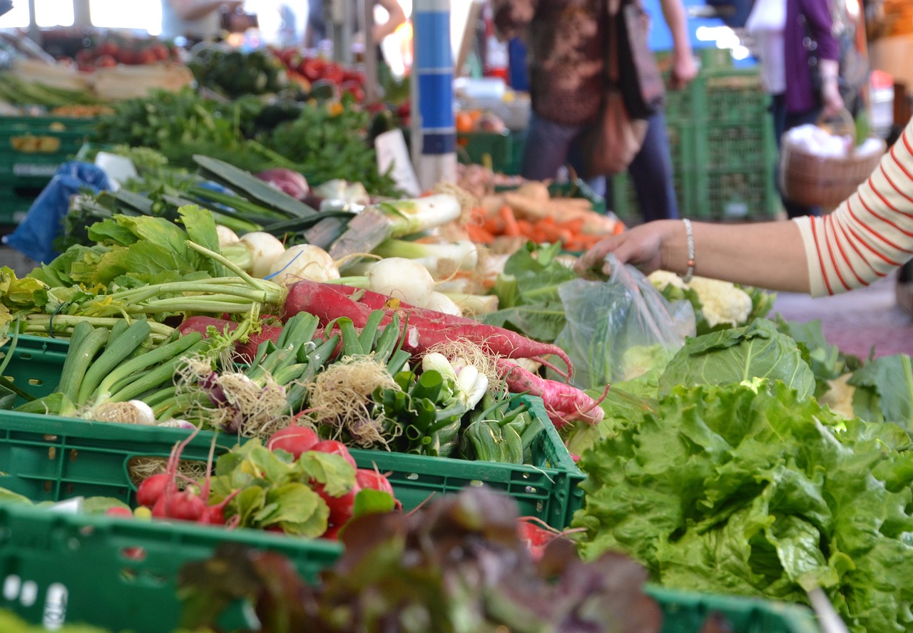 В Україні виробники продуктів підняли ціни за рік на 20%: які товари здорожчали найбільше