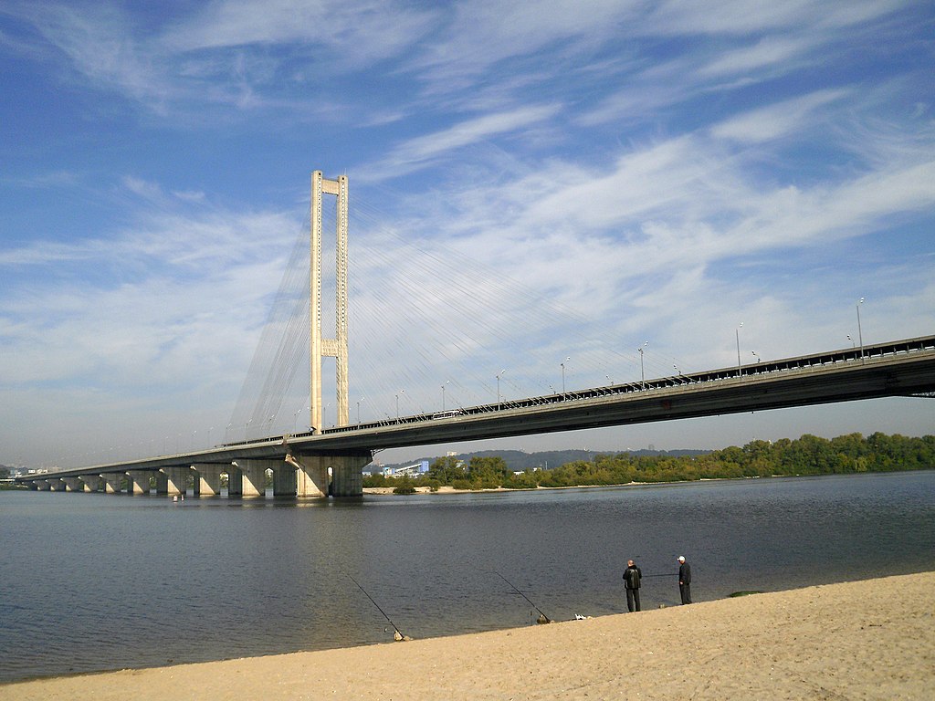 У Києві можуть відновити рух Південним мостом без перепусток