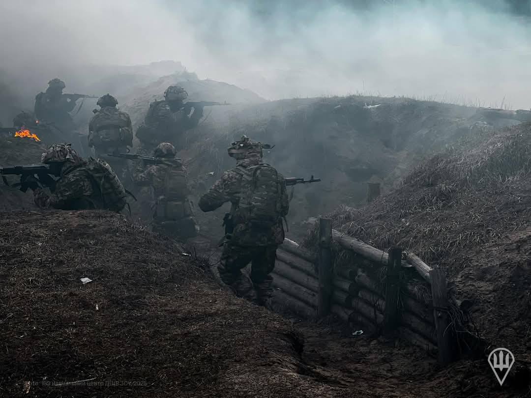 ЗСУ відбивають штурми окупантів на 12 напрямках: де посилено тисне ворог