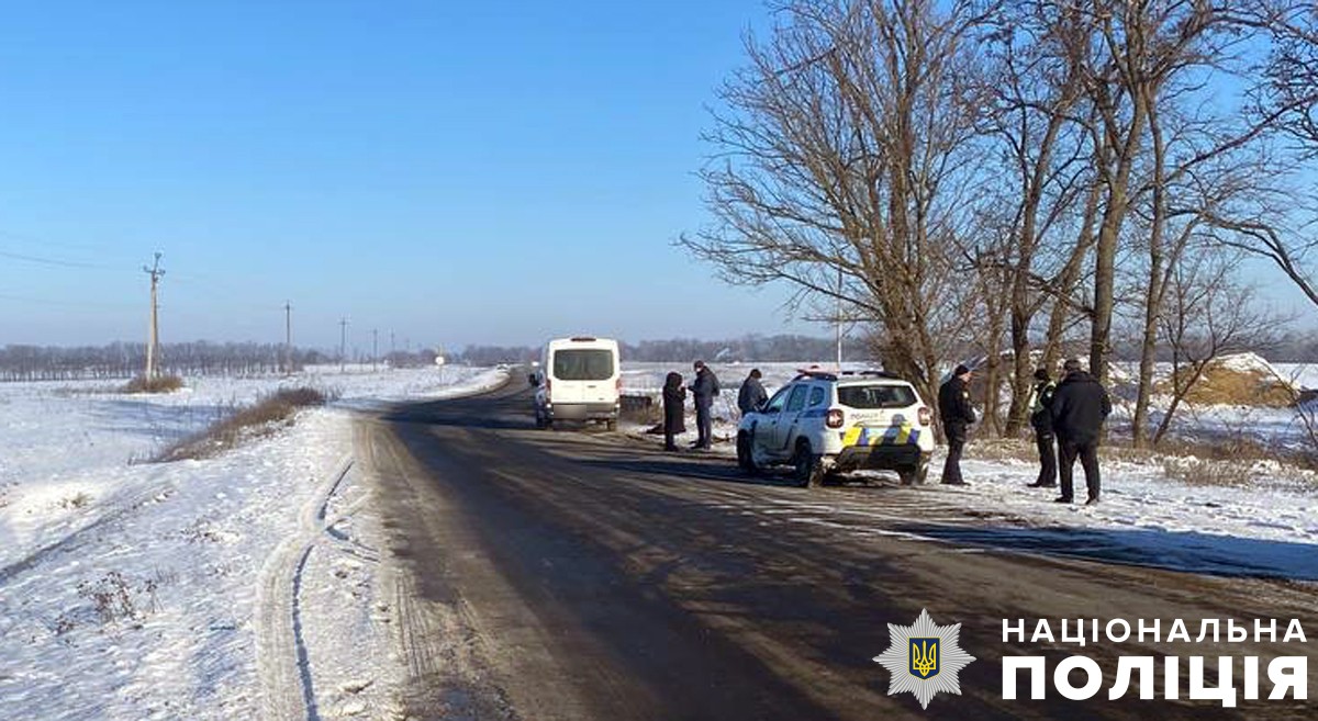 На Полтавщині велосипедист потрапив під колеса мікроавтобуса: чоловік загинув (фото)