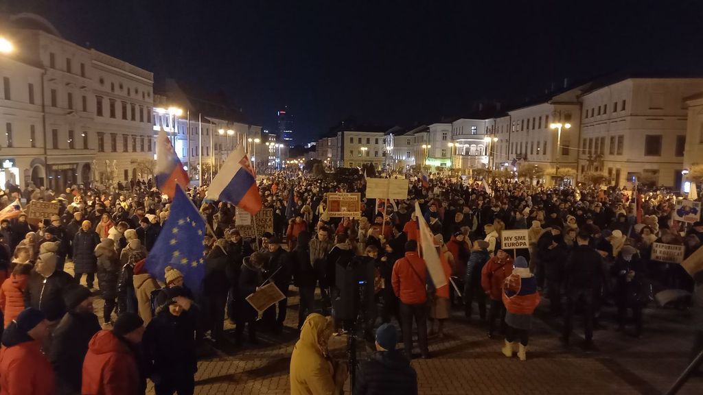 У Словаччині знову спалахнули протести проти уряду Фіцо: акції відбуваються у понад 50 містах