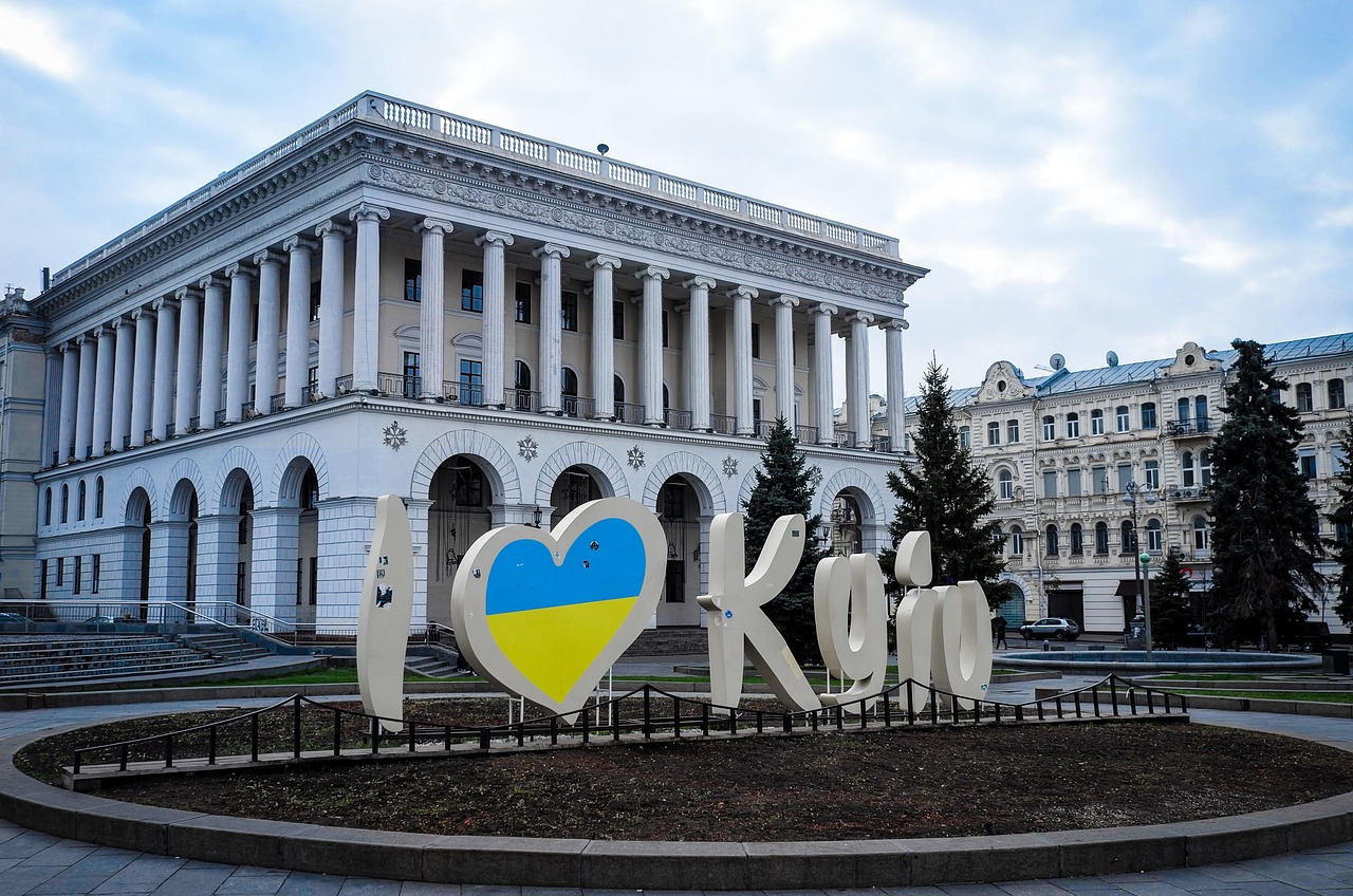 Хто з європейських лідерів планує відвідати Україну на третю річницю великої війни: дані Politico