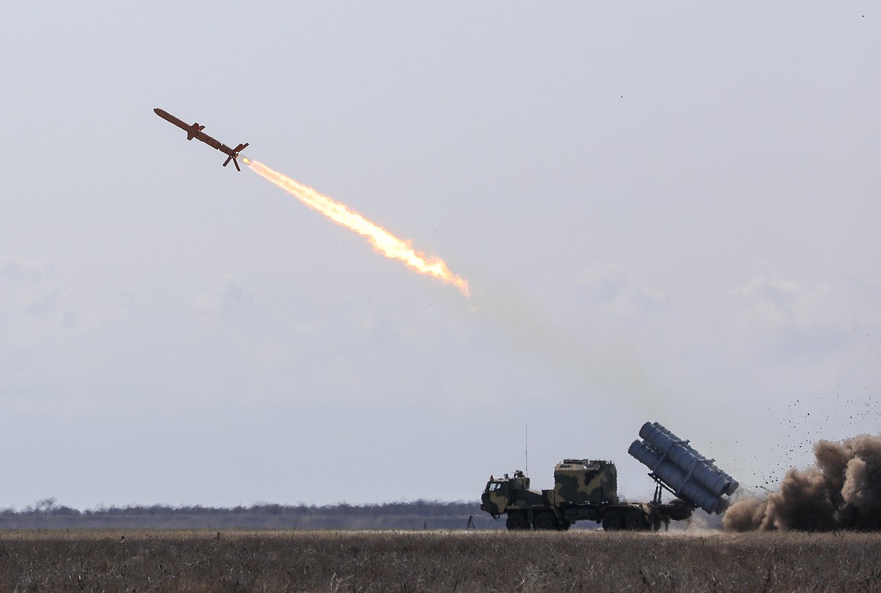 Дистанція — тисяча кілометрів: нова українська ракета Довгий Нептун пройшла успішні випробування