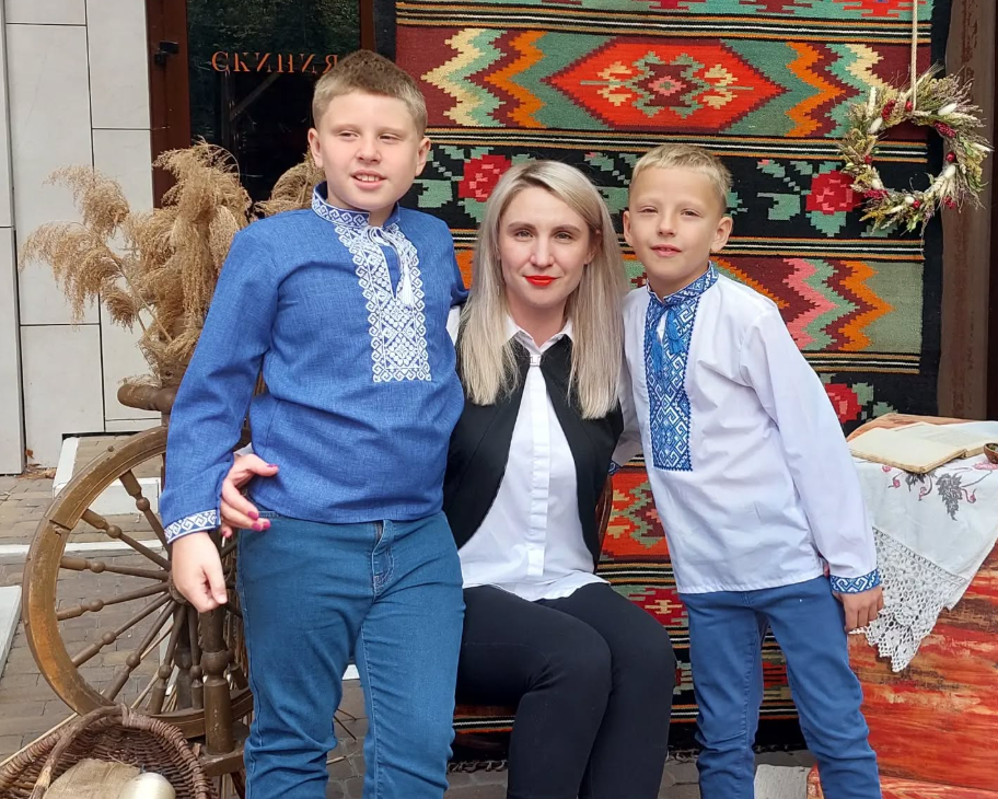 Дитяча письменниця образила хлопчика з аутизмом, а згодом знайшла виправдання: подробиці скандалу