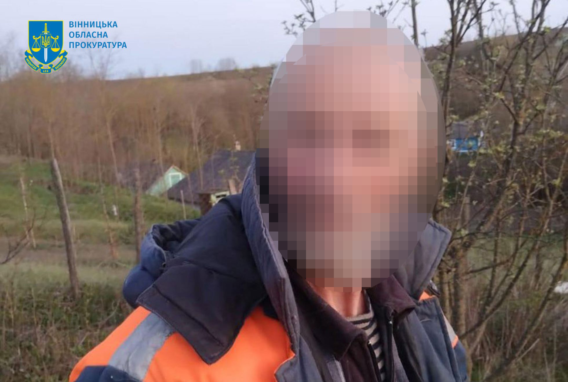 Лупцював ногами по обличчю та тілу: на Вінниччині чоловік ледь не вбив власну матір