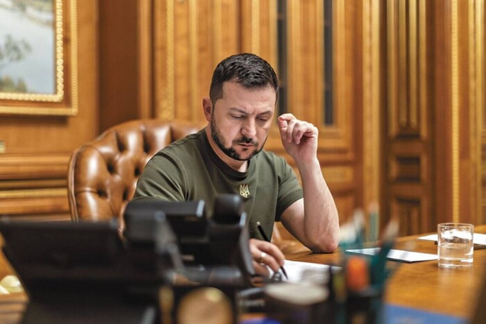 Зеленський вніс зміни в положення про контроль президента за діяльністю ЗСУ: про що йдеться