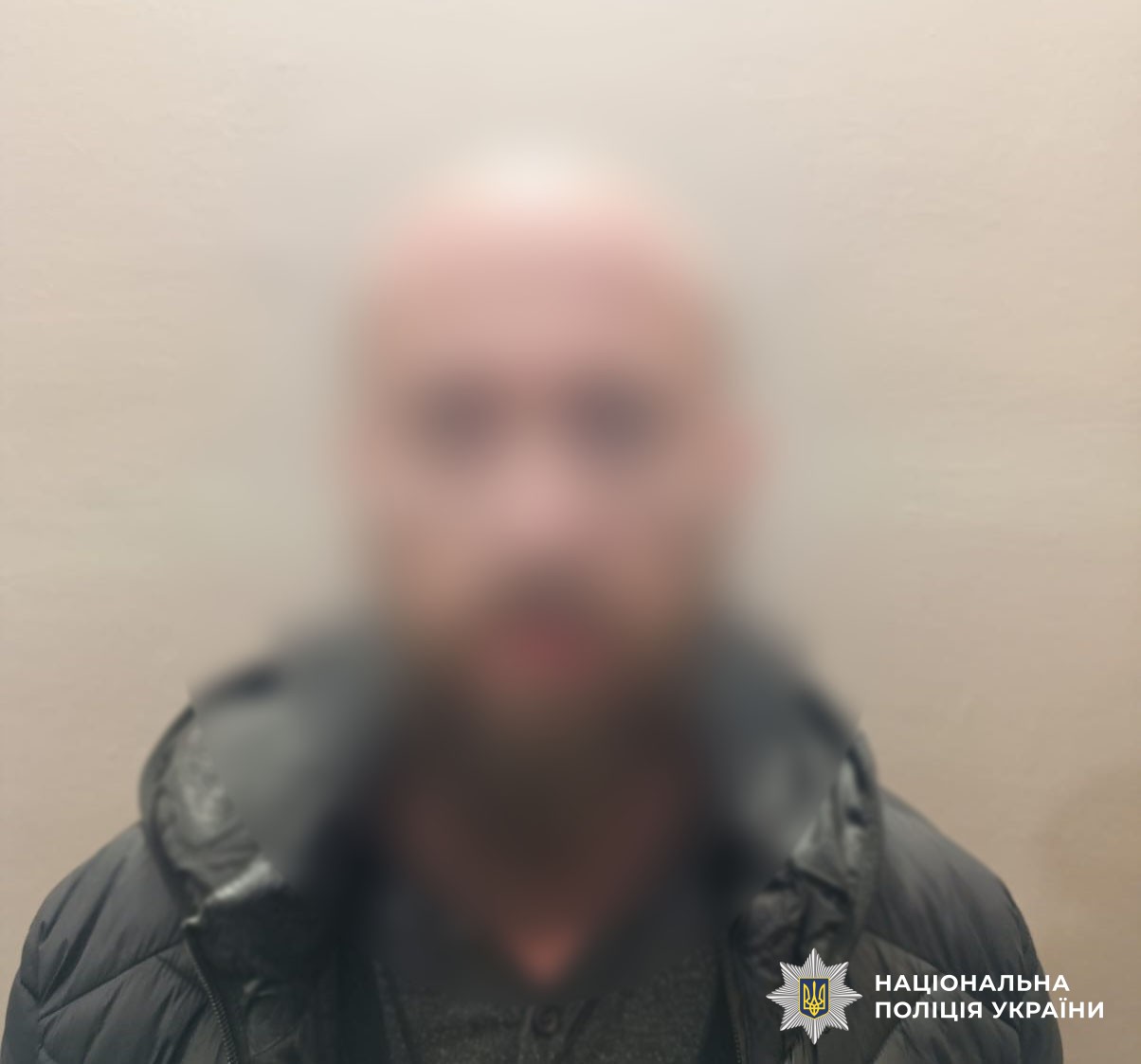 Жорстоко побив та лишив помирати: у Києві затримали підозрюваного у вбивстві рідної матері