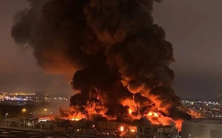 Дрони атакували завод Кронштадт у Підмосков’ї: є влучання та пожежі (відео)