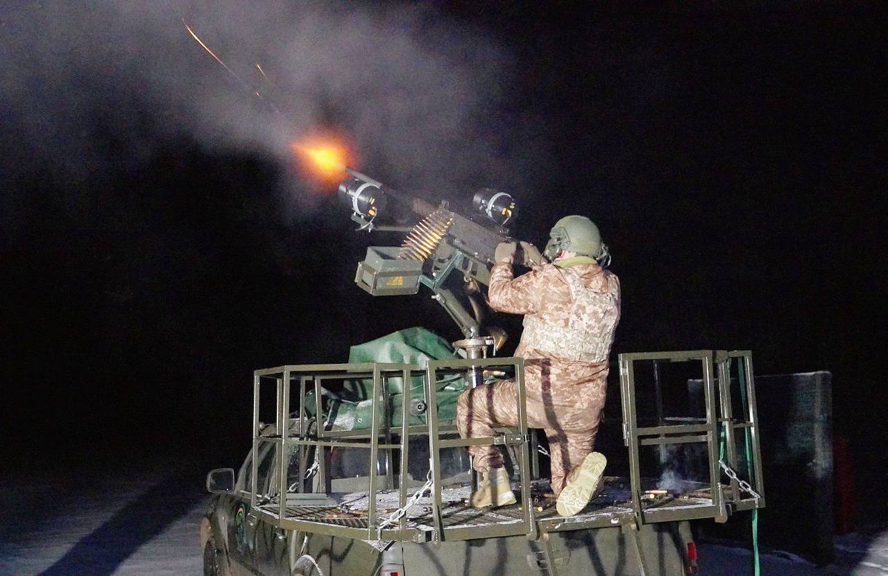 Росіяни цієї ночі били балістикою та дронами: скільки ворожих цілей знищила ППО
