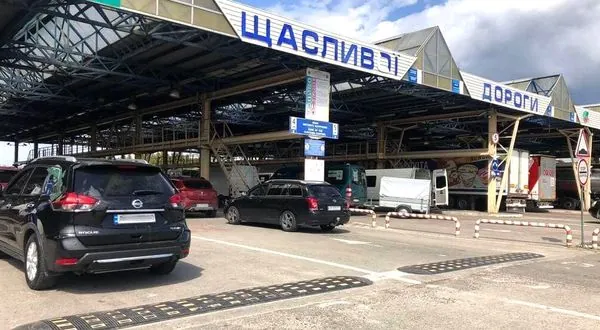 На одному з пунктів пропуску кордону з Польщею вводять обмеження: в чому причина