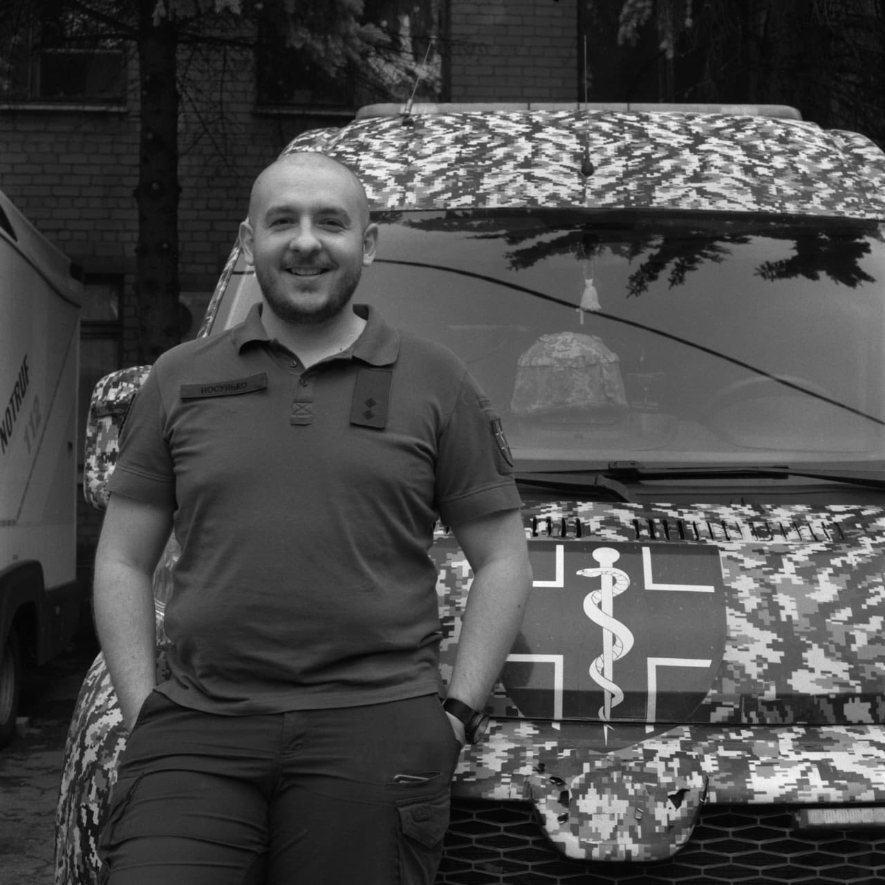 Ампутував ноги кухонним ножем: у Гуляйполі військовий хірург провів операцію прямо під завалами (фото)