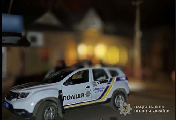 На Сумщині 19-річний юнак влаштував стрілянину поблизу бару  (фото)