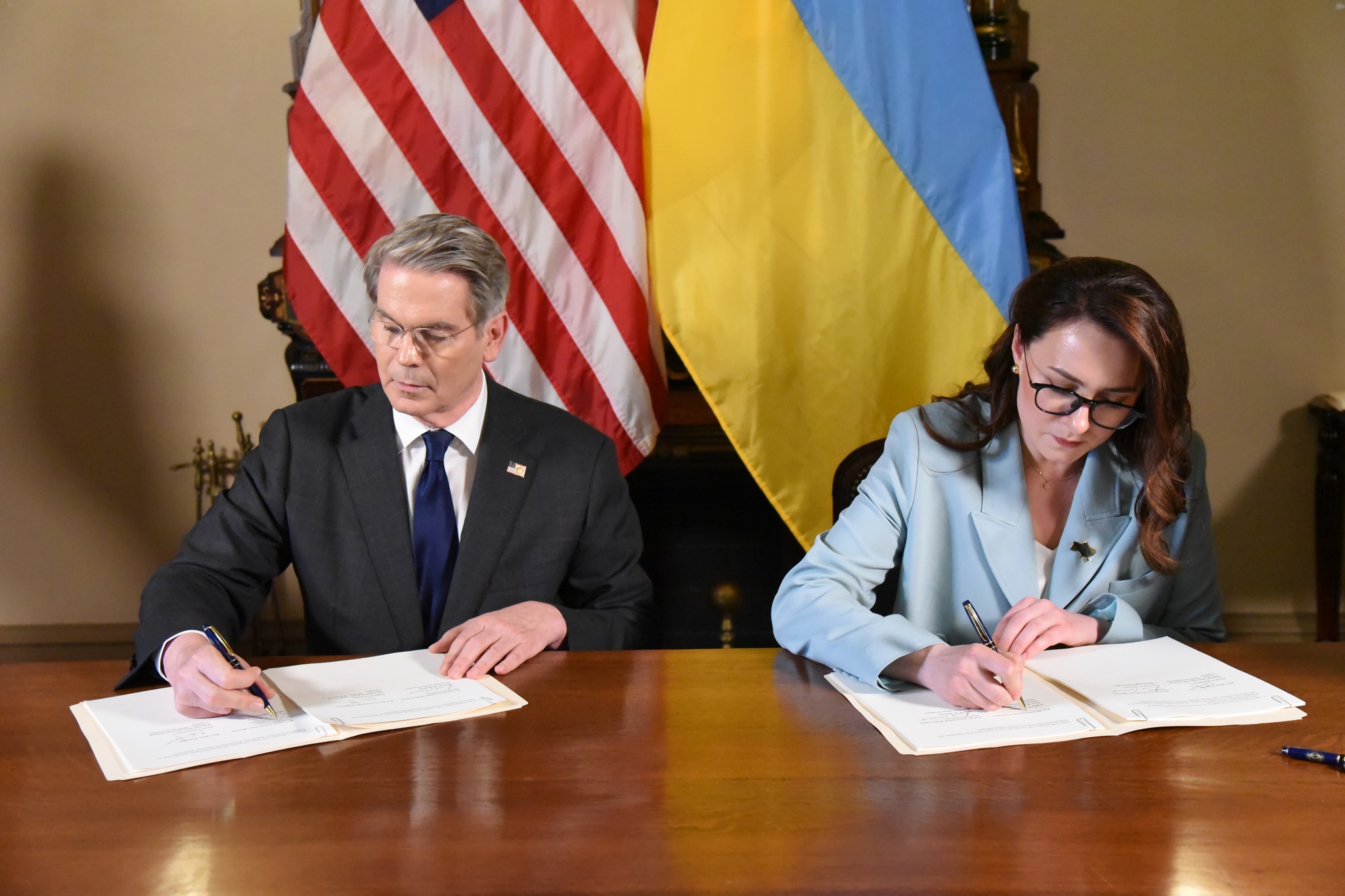Україна та США підписали угоду про корисні копалини: про що йдеться у документі