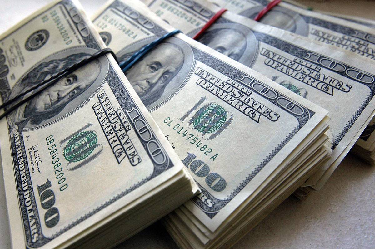У Нацбанку розповіли, скільки доларів продали цього тижня