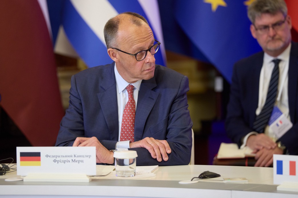 Німеччина припинить інформування про військову допомогу Україні: пояснення Мерца