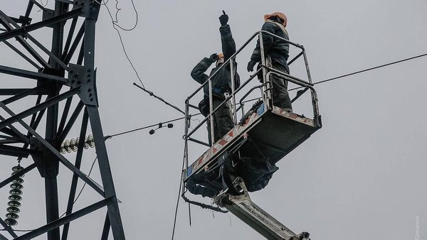 У деяких регіонах України запроваджено відключення світла: які причини