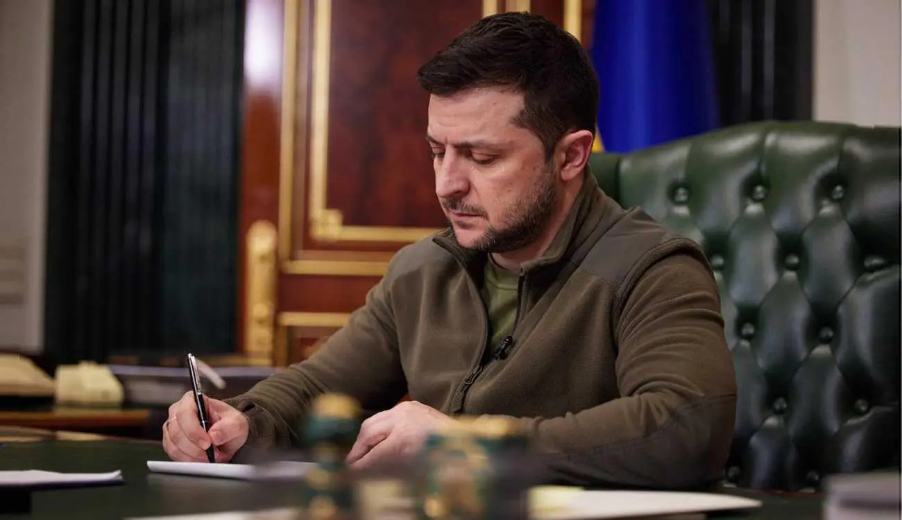 Зеленський затвердив нові санкції РНБО проти деяких українців та росіян: у списку — Арестович