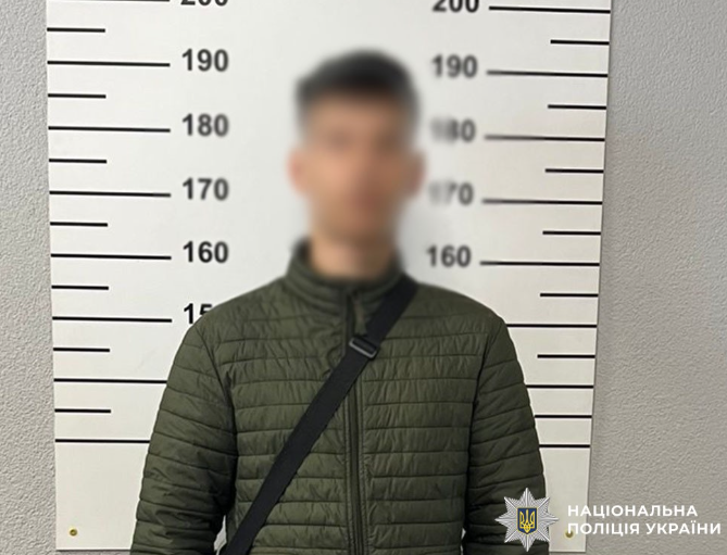 Гамселив ногами, руками та палицею: у Києві підліток побив до смерті 40-річного чоловіка (фото)