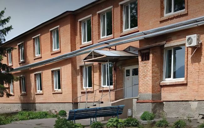 Без документів та телефонів: на Полтавщині у психлікарні людей утримували проти волі