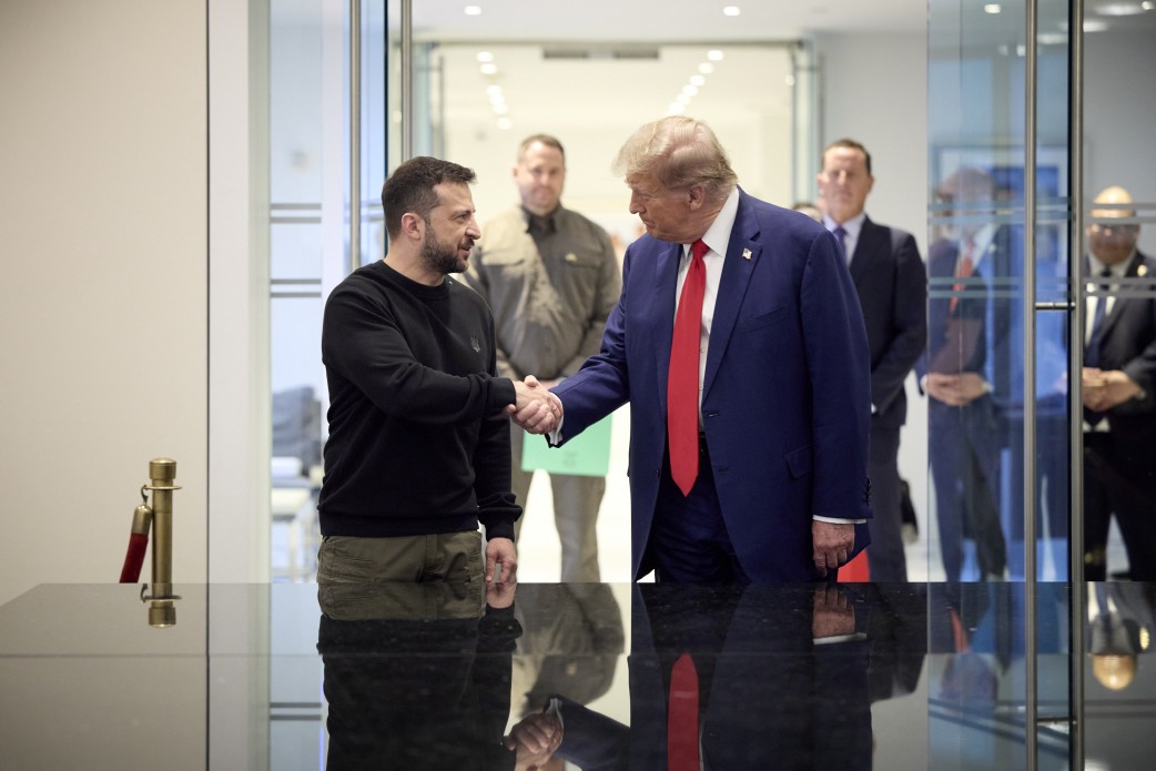 Трамп назвав Зеленського сильним хлопцем та запевнив, що українці готові до припинення вогню