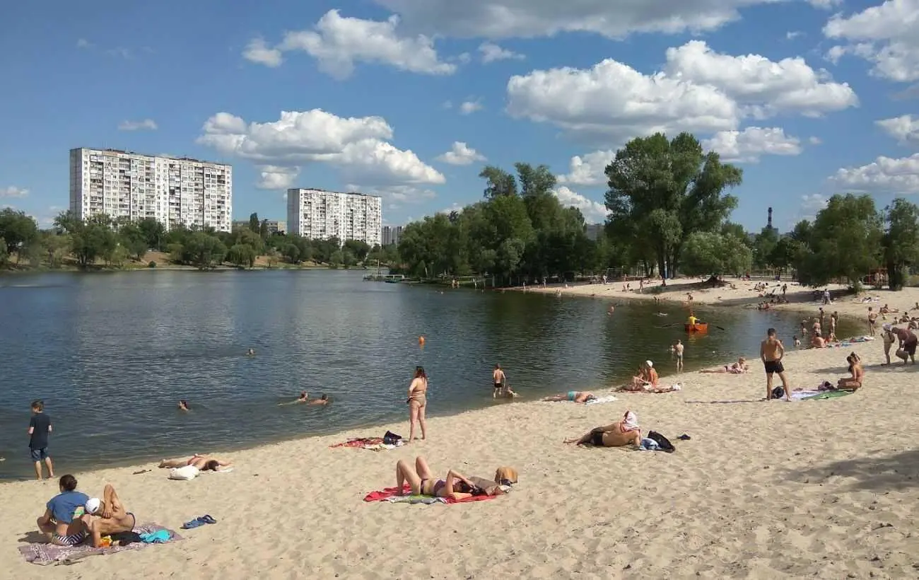 Чи дозволять киянам влітку відвідувати пляжі: відповідь КМДА