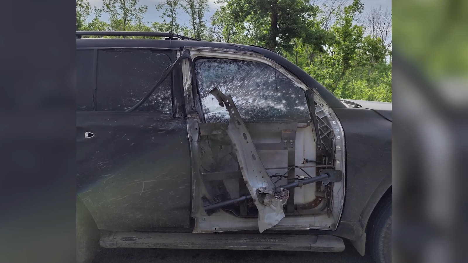 На Харківщині росіяни дроном атакували автівку з українськими снайперами (відео)