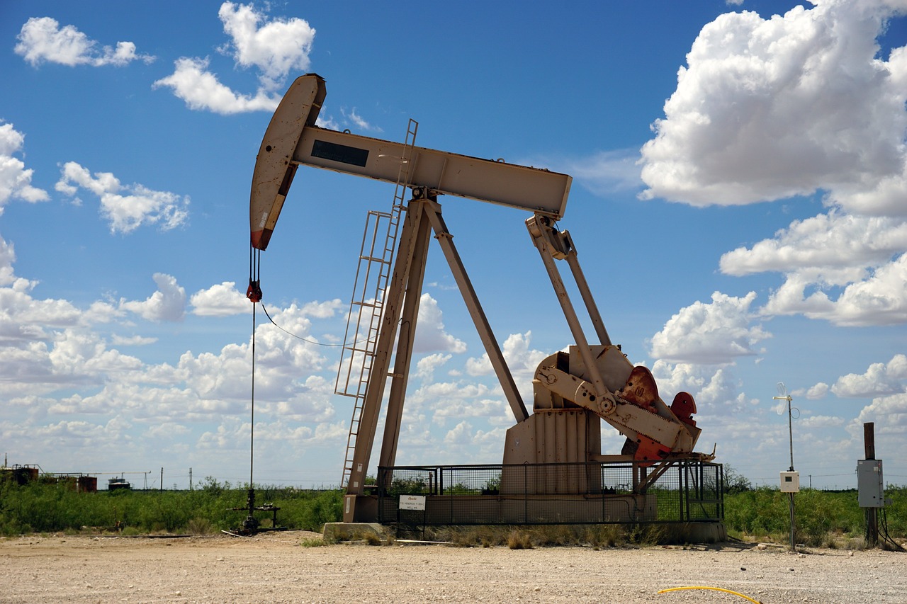 Євросоюз запропонував знизити цінову стелю на російську нафту, — FT