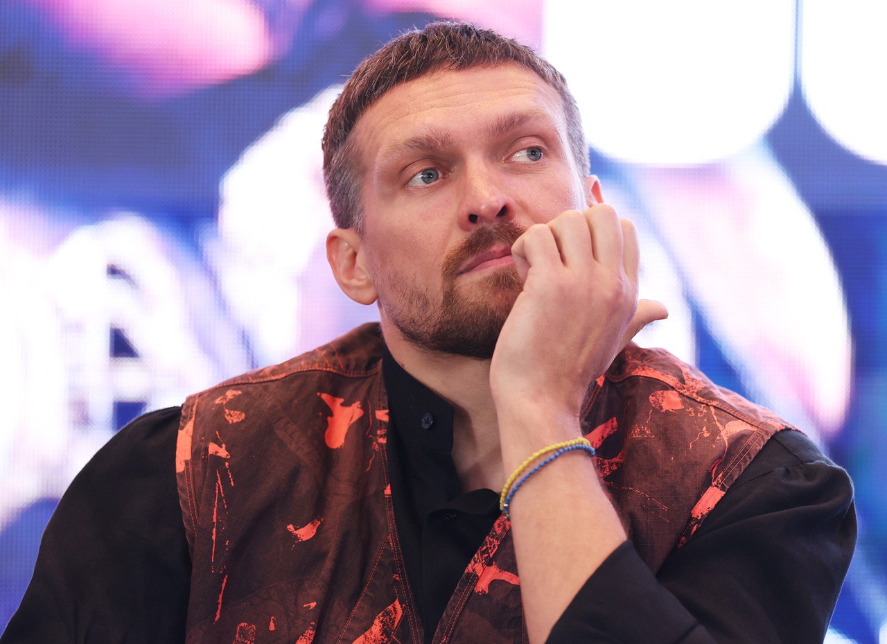 Усик відповів на питання, чи схожий Путін з Гітлером