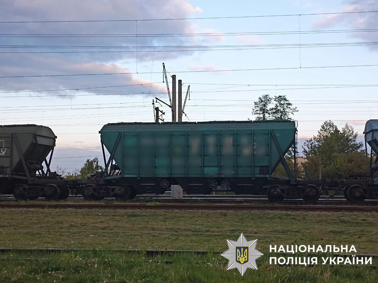 Чергова трагедія на залізниці: на Київщині 14-річну дівчину вдарило струмом на даху потяга
