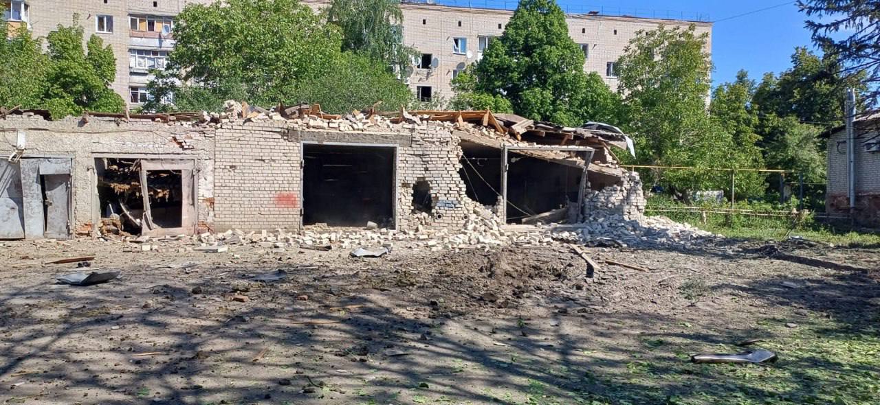 Рашисти вгатили КАБом по комунальниках у Куп'янську: є загиблий