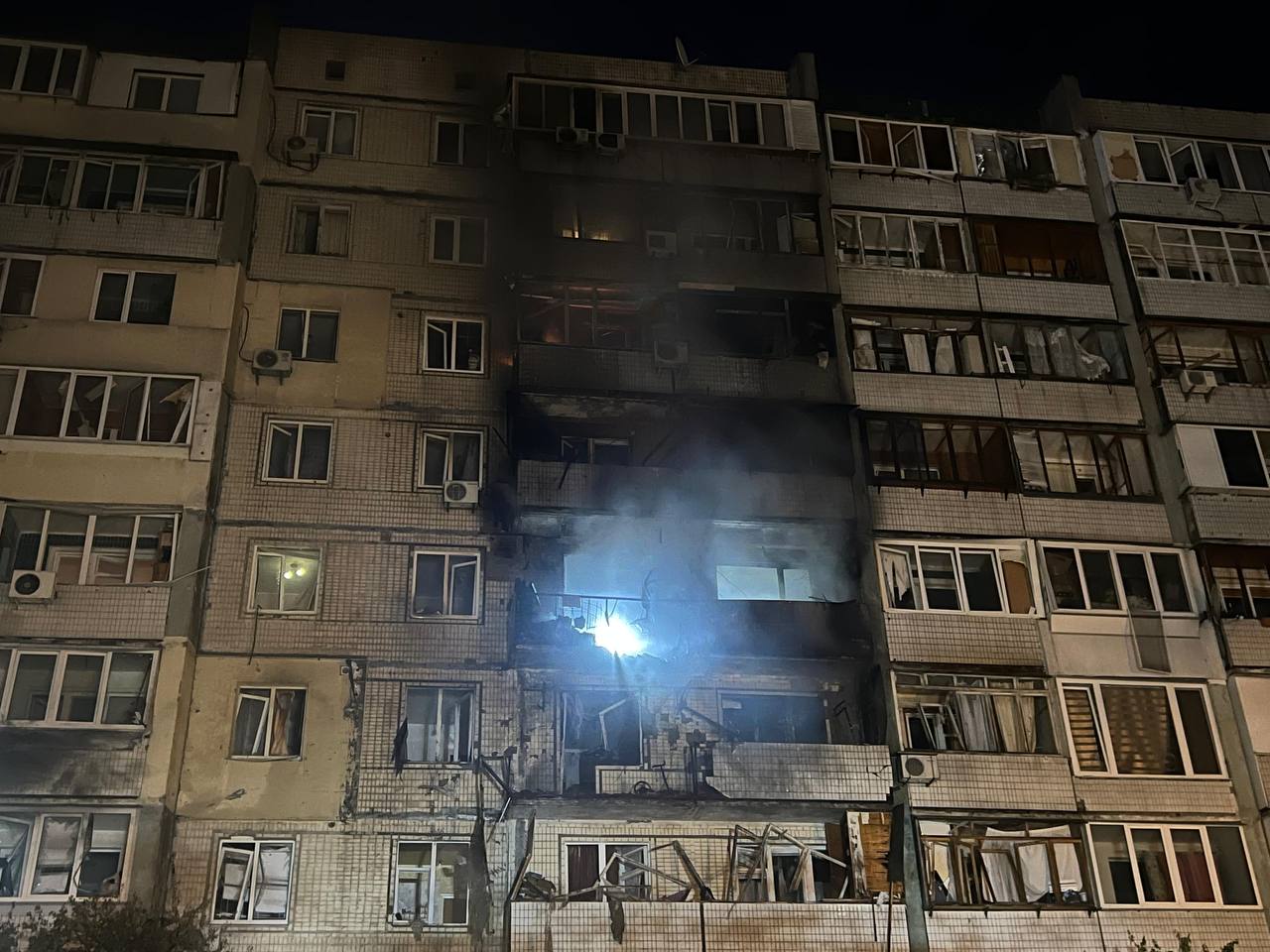 Київська влада уточнила наслідки нічної комбінованої атаки на столицю (фото)
