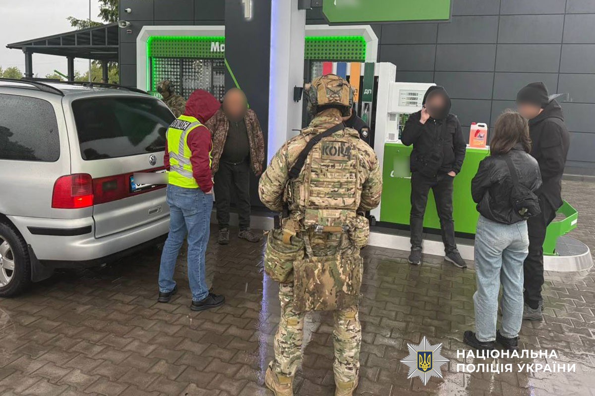 Допомагали військовим тікати з частин та переправляли за кордон: в Україні ліквідували злочинну групу
