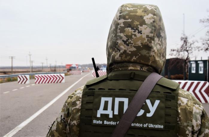 На кордоні з Угорщиною виявили викрадений автомобіль, який розшукував Інтерпол (фото)