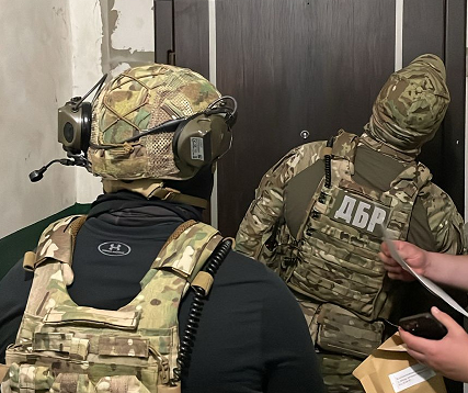 ДБР підозрює адвоката з Дніпра у незаконному набутті 18 квартир: він довгий час працював на держслужбі 