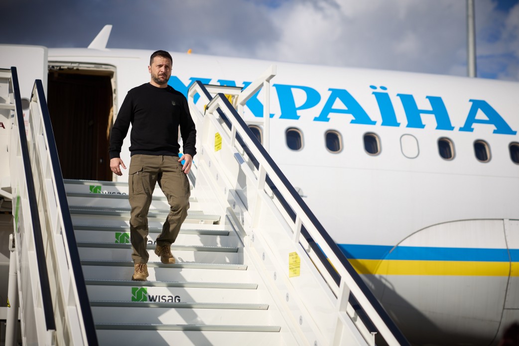 Зеленський прибув із візитом до Великої Британії: запланована зустріч із королем Чарльзом ІІІ
