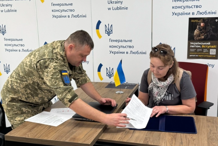 Четверта група добровольців Українського легіону підписала контракти із ЗСУ в Польщі
