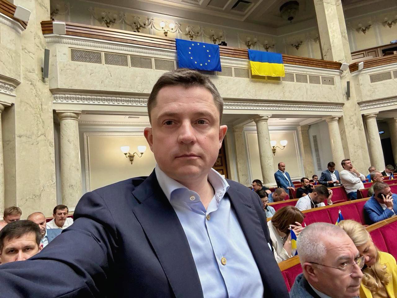 У Раді зменшилася кількість нардепів: один із депутатів склав мандат