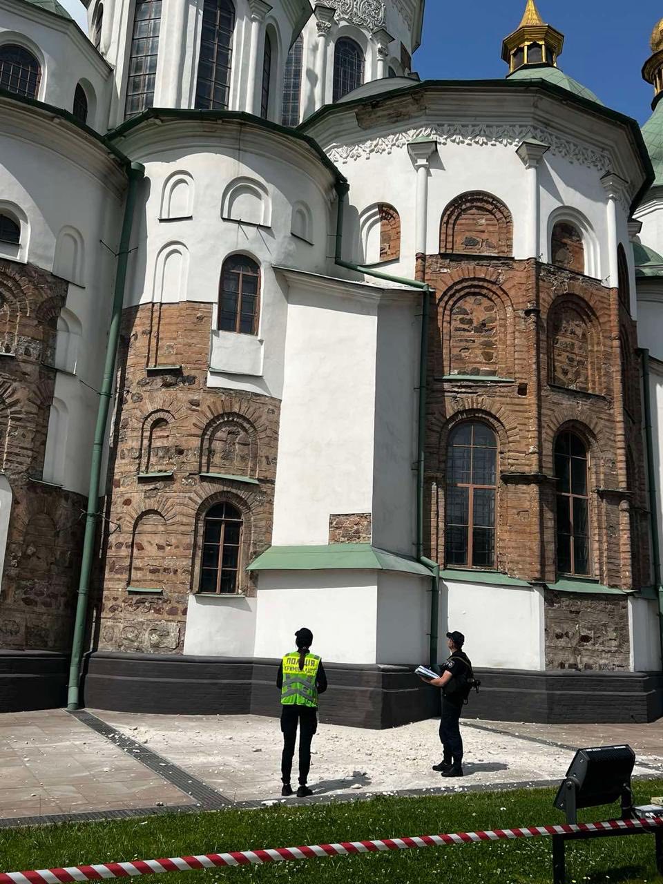 Під час нічної атаки окупанти пошкодили Софійський собор у Києві, — Мінкульт (фото)