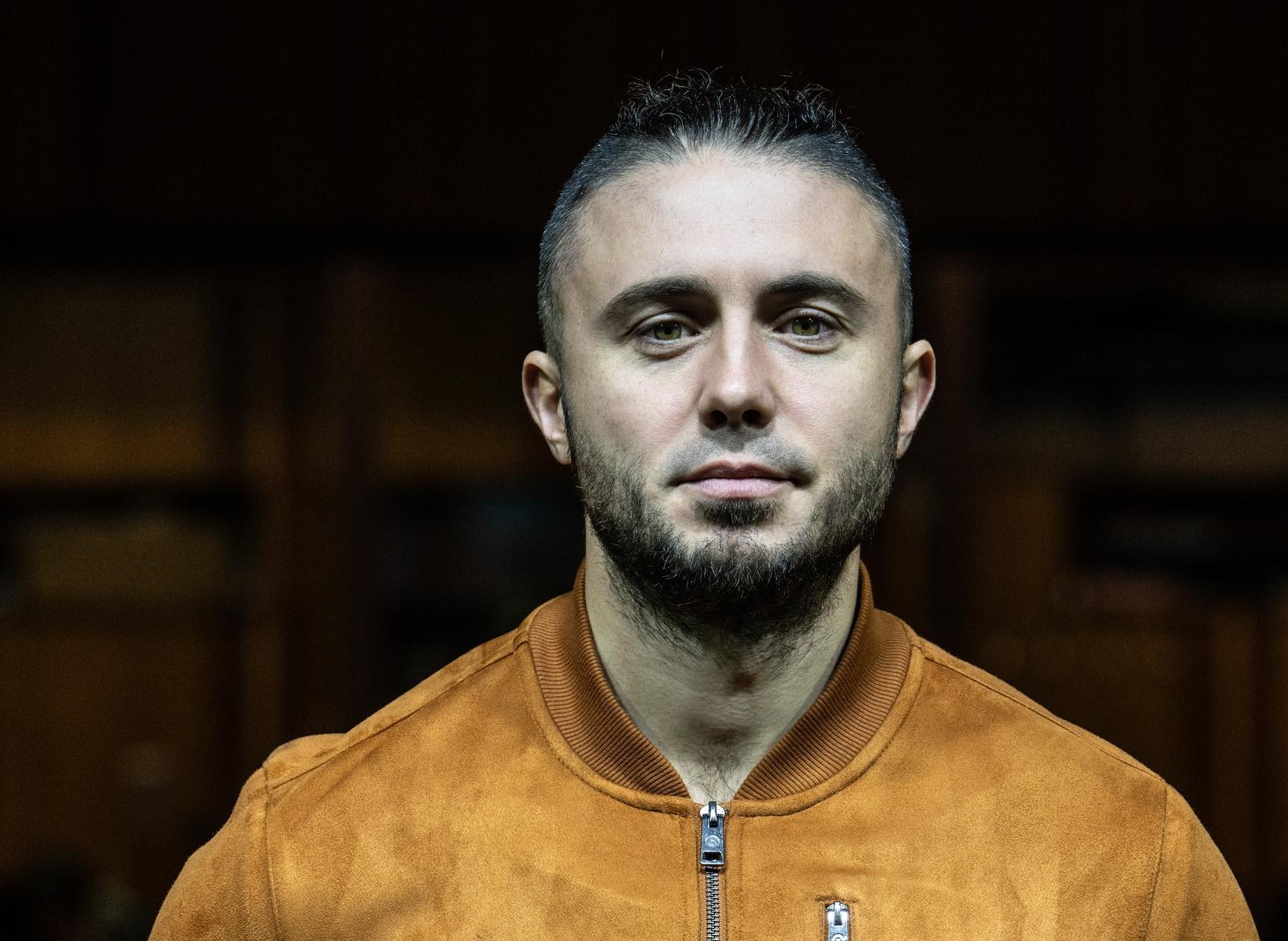 У Києві через російський обстріл зруйновано квартиру соліста гурту Антитіла Тараса Тополі (фото)