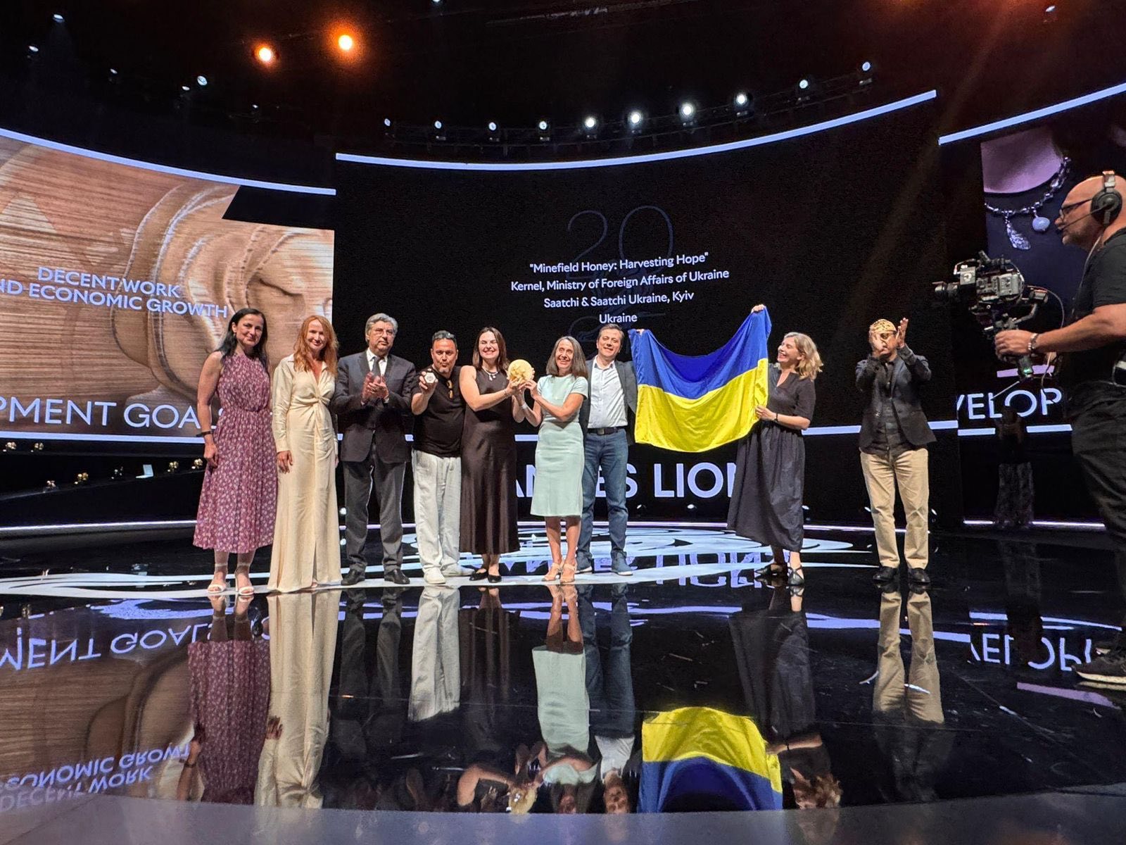 Український креативний проект про мед здобув нагороду конкурсу Каннські леви (відео)