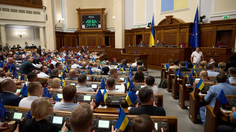 У Раді залишилось рекордно мало нардепів після смерті слуги Швеця