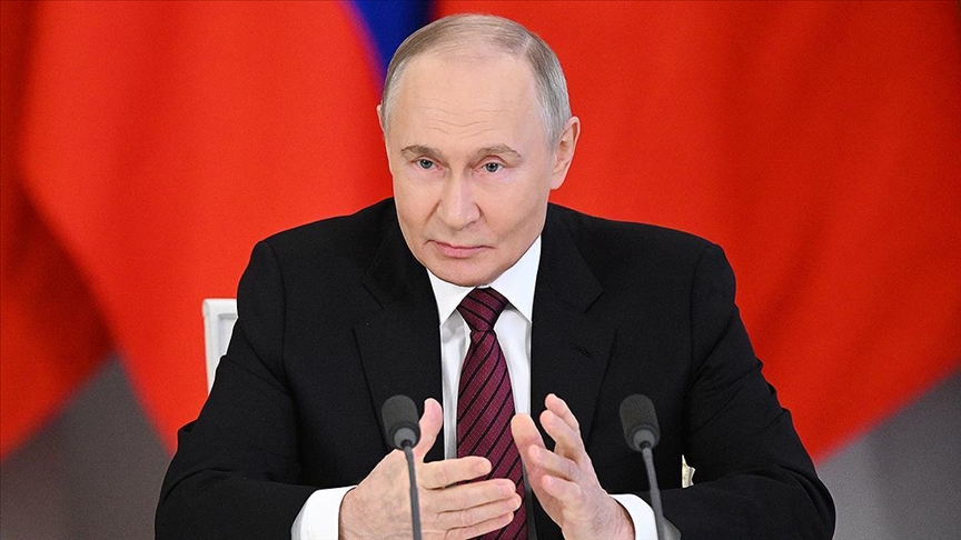 Нові забаганки диктатора: Путін закликав Україну визнати референдуми на окупованих територіях