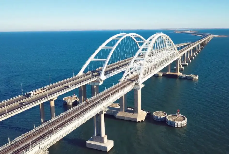 Спецоперація під водою: СБУ втретє підірвала Кримський міст (фото, відео)