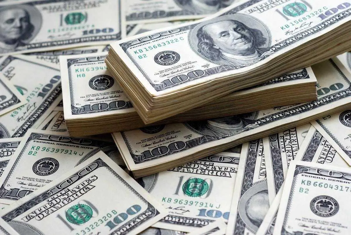 Зростає чотири дні поспіль: який курс долара Нацбанк встановив на 24 червня