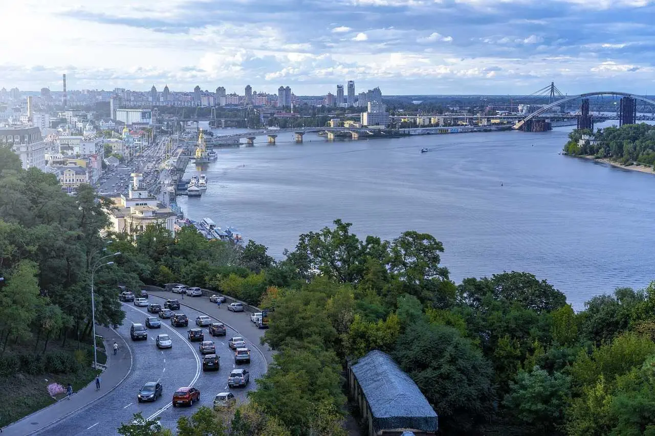 У Києві відзавтра вводять обмеження руху для вантажівок: у чому причина