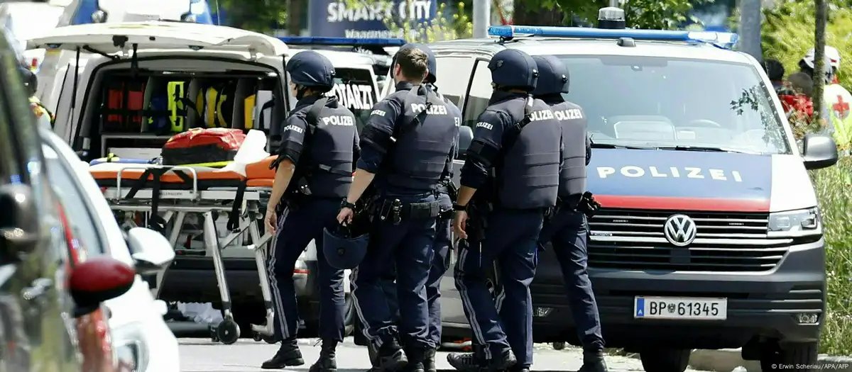 В Австрії учень влаштував стрілянину в школі, є загиблі (відео)
