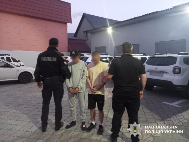 На Закарпатті двох чоловіків підозрюють у зґвалтуванні 15-річної дівчини: що розповіла потерпіла