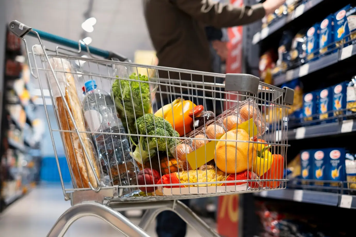 Овочі дешевшають, а м'ясо дорожчає: як змінилася ціни на продукти у червні